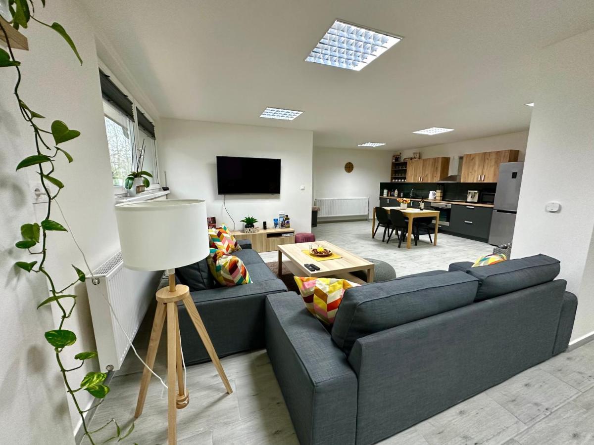 Apartman Pantaren Stará Bystrica Zewnętrze zdjęcie